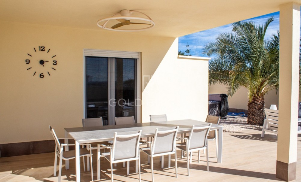 Wederverkoop ·  · Torrevieja · La Siesta