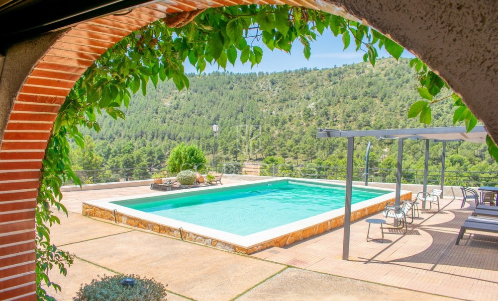 Wederverkoop ·  · Onil · Onil Centro