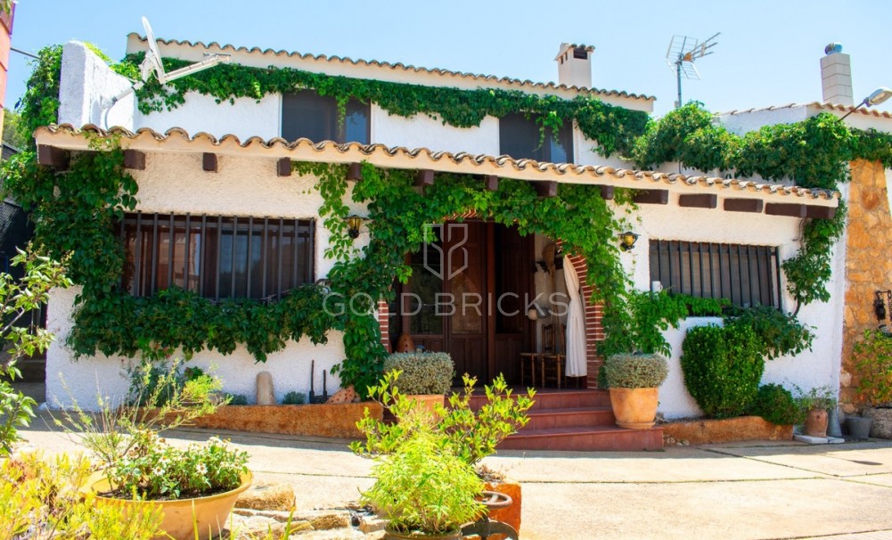 Wederverkoop ·  · Onil · Onil Centro