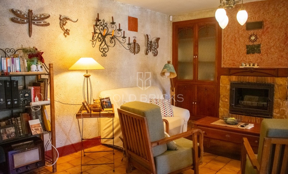 Wederverkoop ·  · Onil · Onil Centro