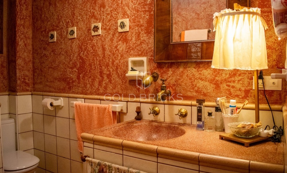 Wederverkoop ·  · Onil · Onil Centro