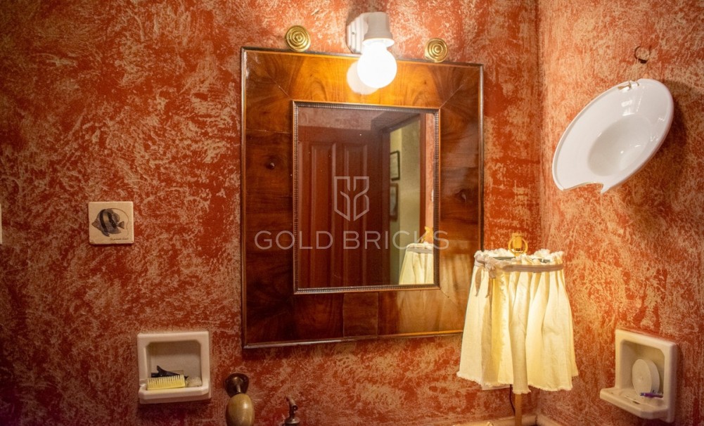 Wederverkoop ·  · Onil · Onil Centro