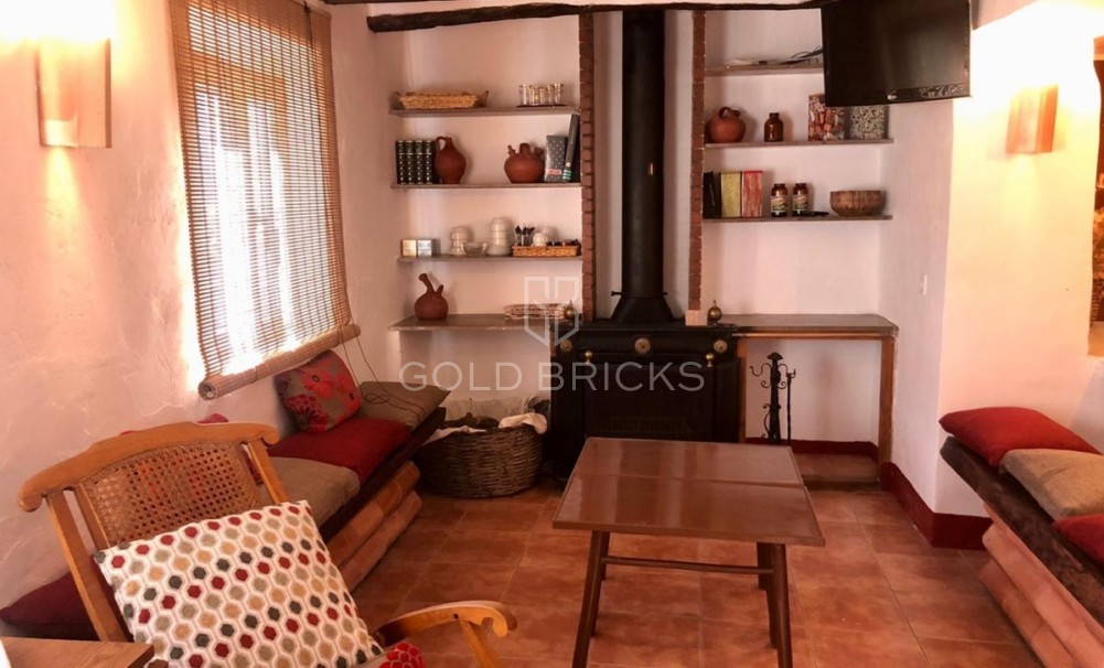 Wederverkoop ·  · Onil · Onil Centro