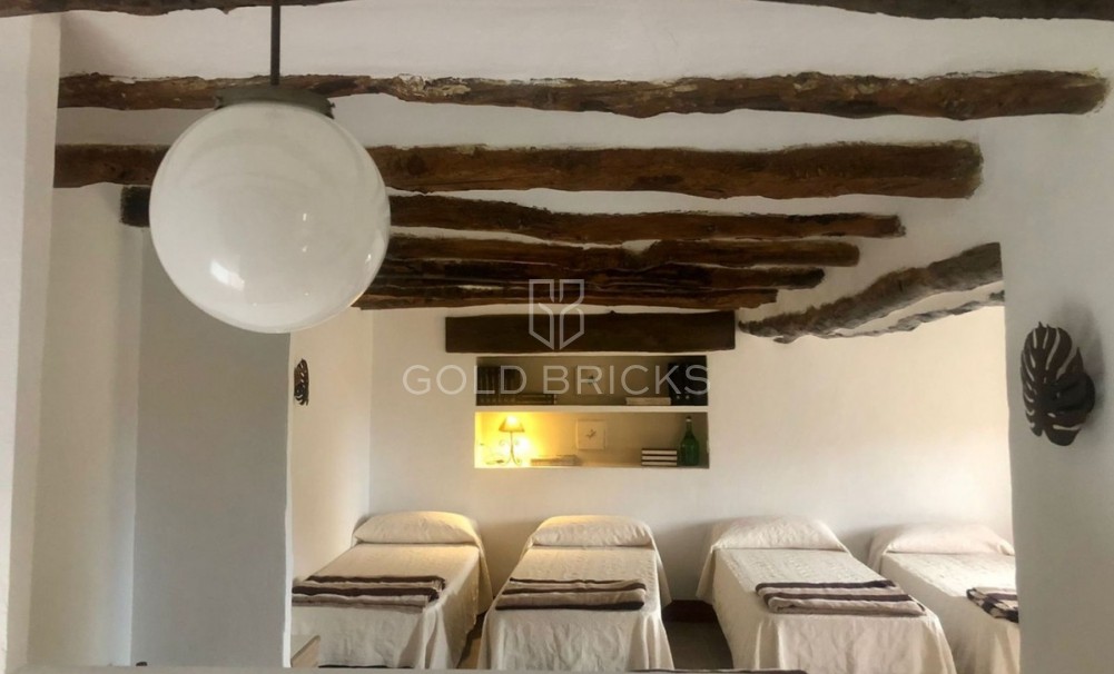 Wederverkoop ·  · Onil · Onil Centro