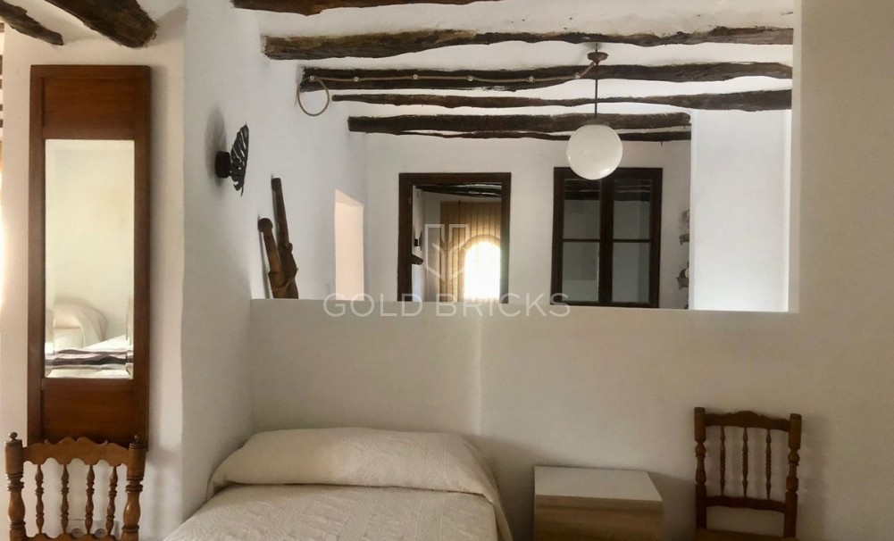 Wederverkoop ·  · Onil · Onil Centro