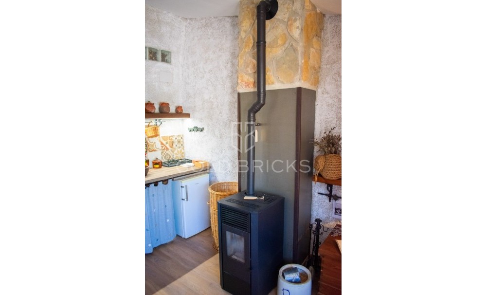 Wederverkoop ·  · Onil · Onil Centro