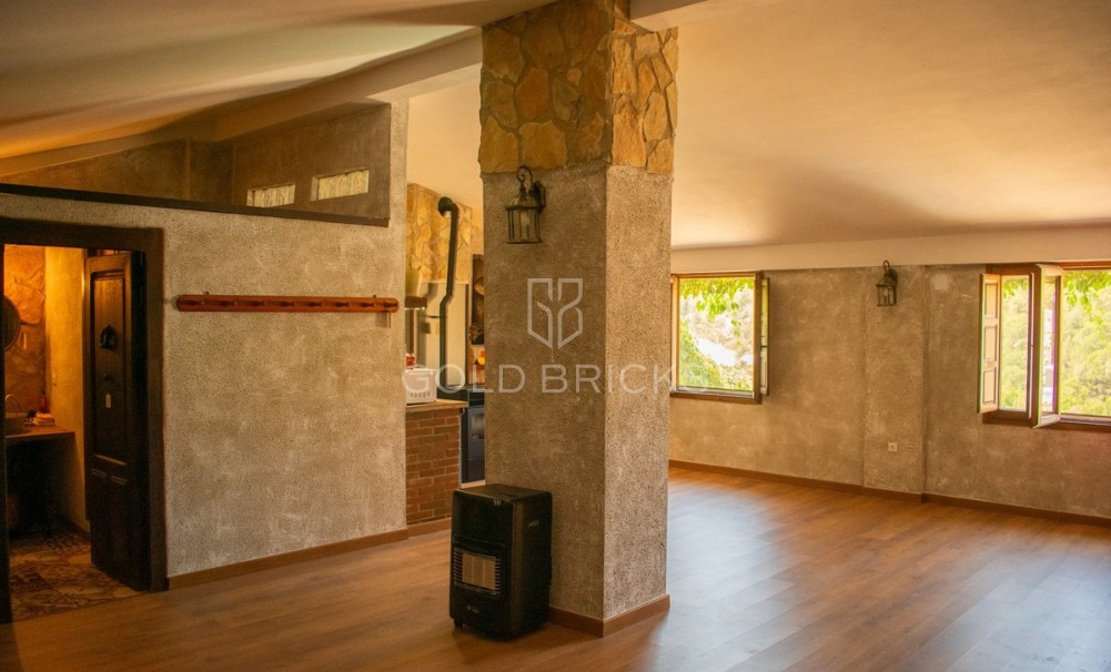 Wederverkoop ·  · Onil · Onil Centro