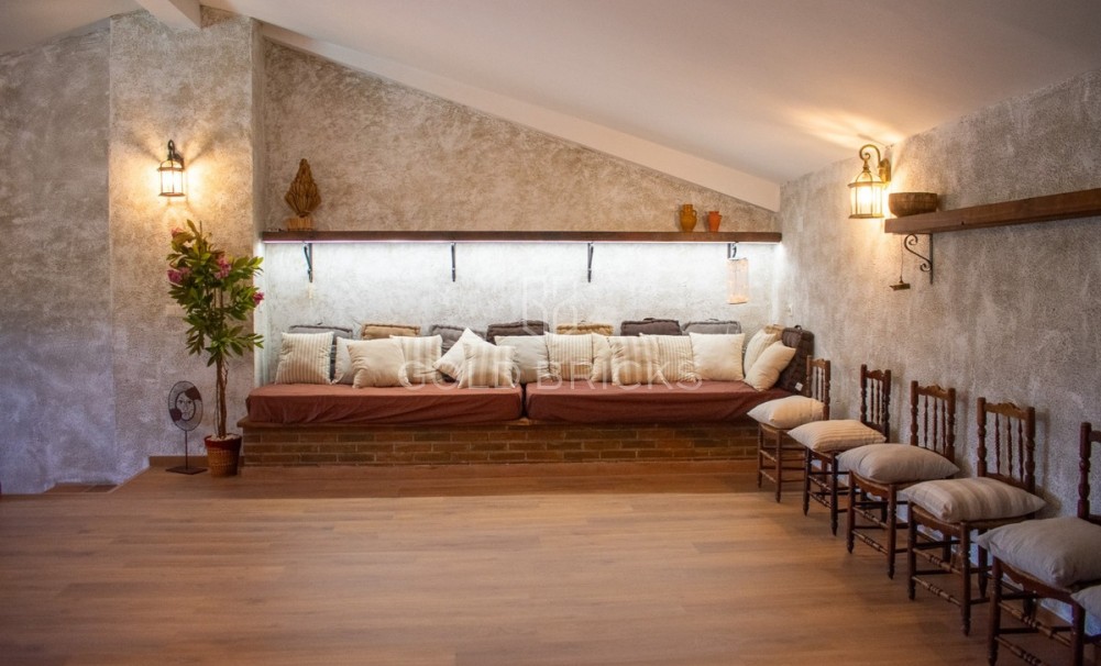 Wederverkoop ·  · Onil · Onil Centro