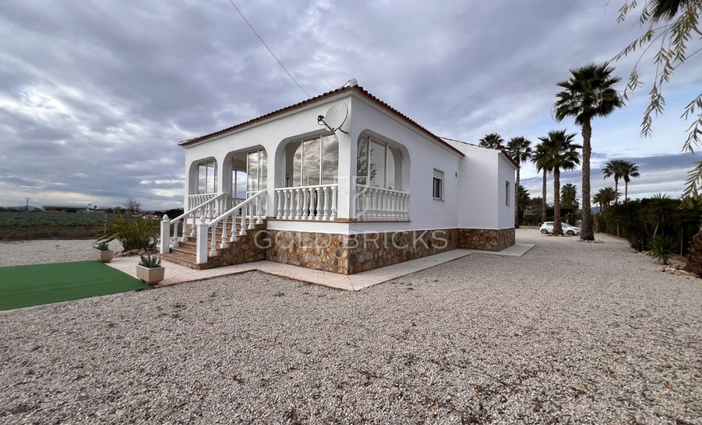 Wederverkoop ·  · Dolores · Dolores Centro