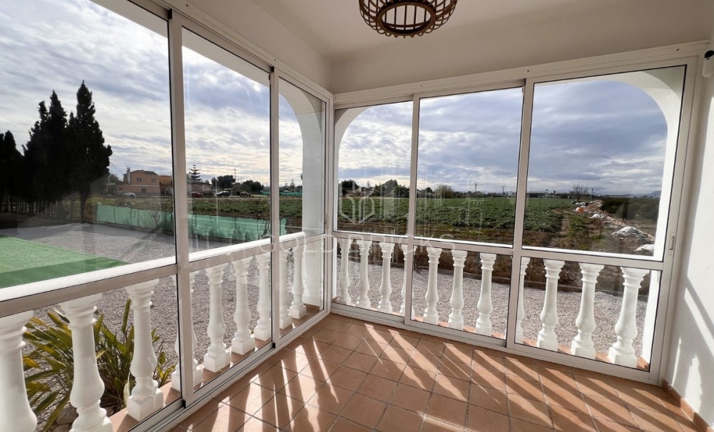 Wederverkoop ·  · Dolores · Dolores Centro