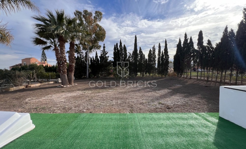 Wederverkoop ·  · Dolores · Dolores Centro