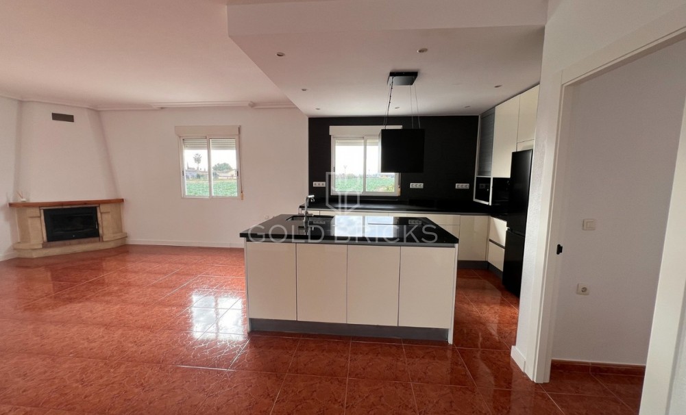 Wederverkoop ·  · Dolores · Dolores Centro