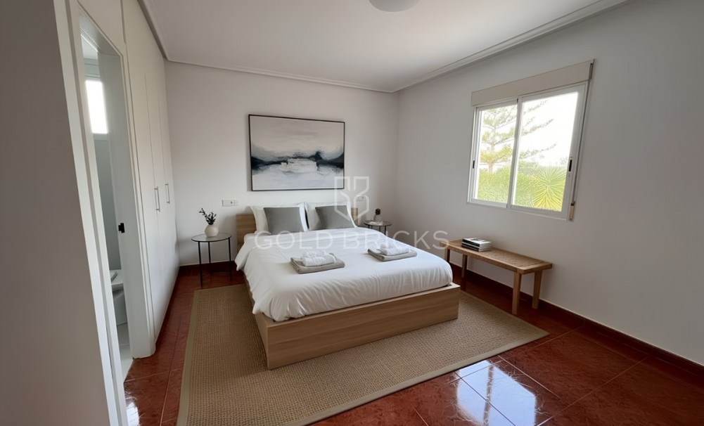 Wederverkoop ·  · Dolores · Dolores Centro