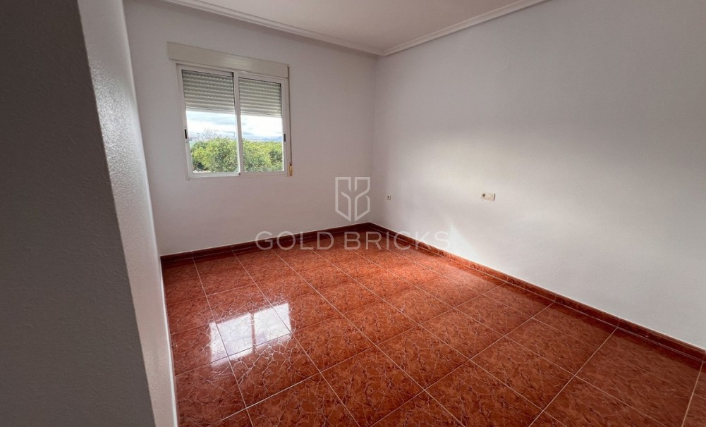 Wederverkoop ·  · Dolores · Dolores Centro