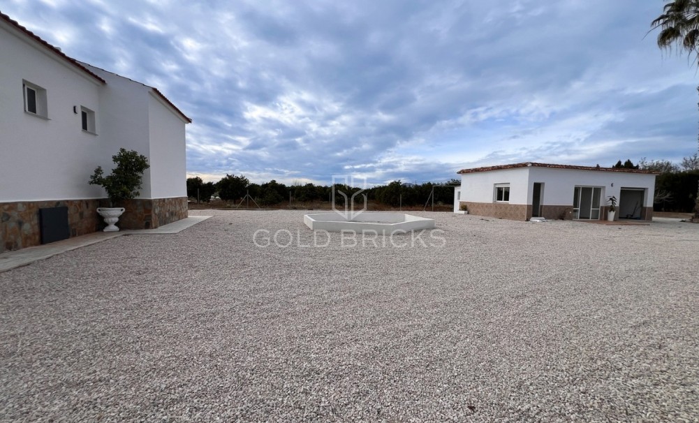 Wederverkoop ·  · Dolores · Dolores Centro