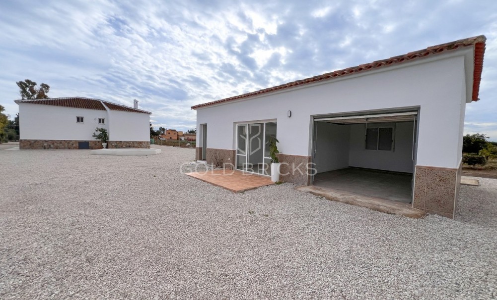 Wederverkoop ·  · Dolores · Dolores Centro