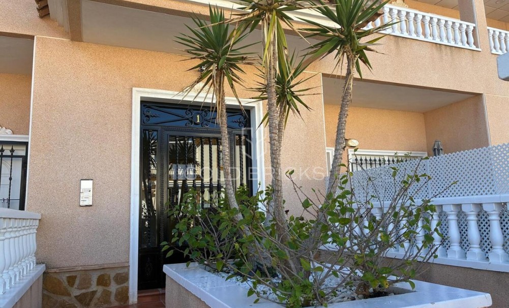 Wederverkoop ·  · Orihuela · Los Dolses