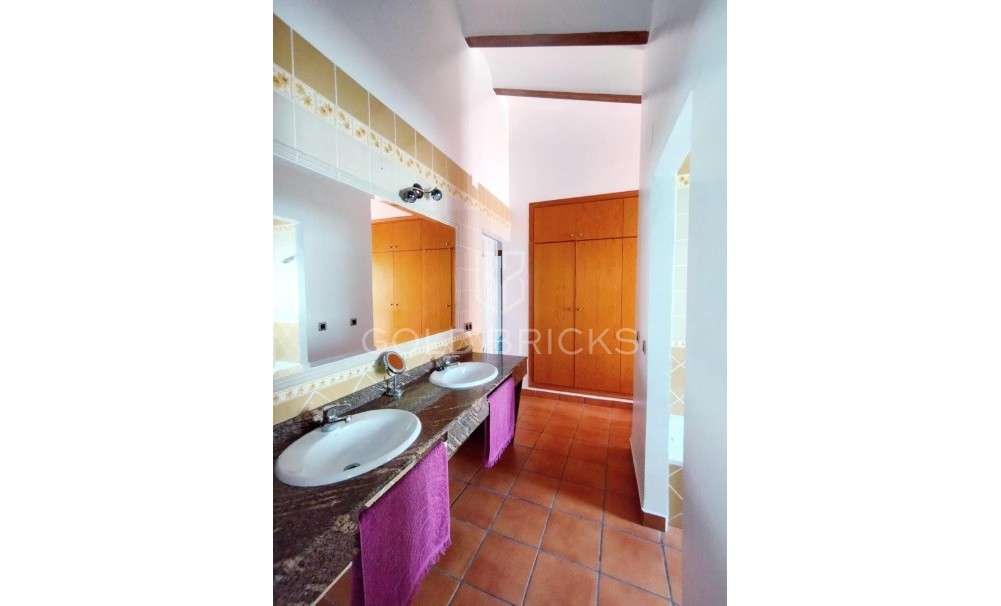 Resale ·  · l'Alfas del Pi · L'Alfás del Pi Centro