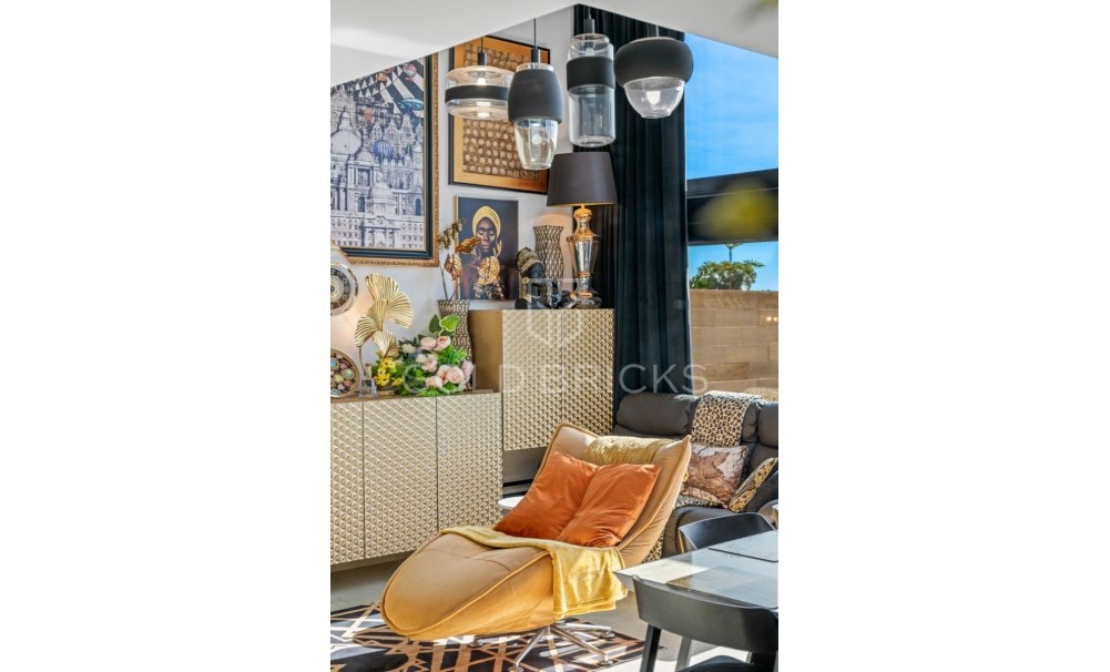 Sale · Penthouse · Villamartín