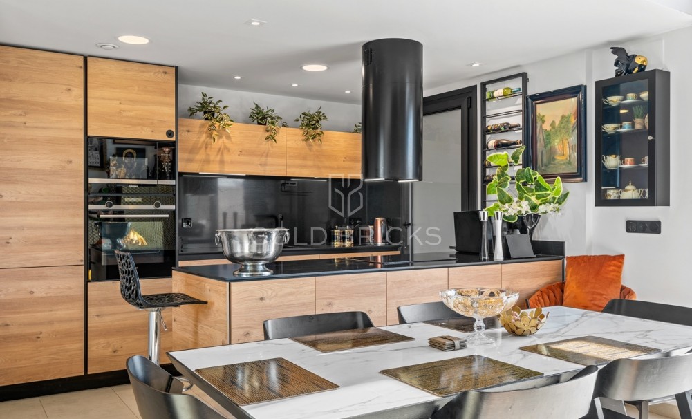 Sale · Penthouse · Villamartín