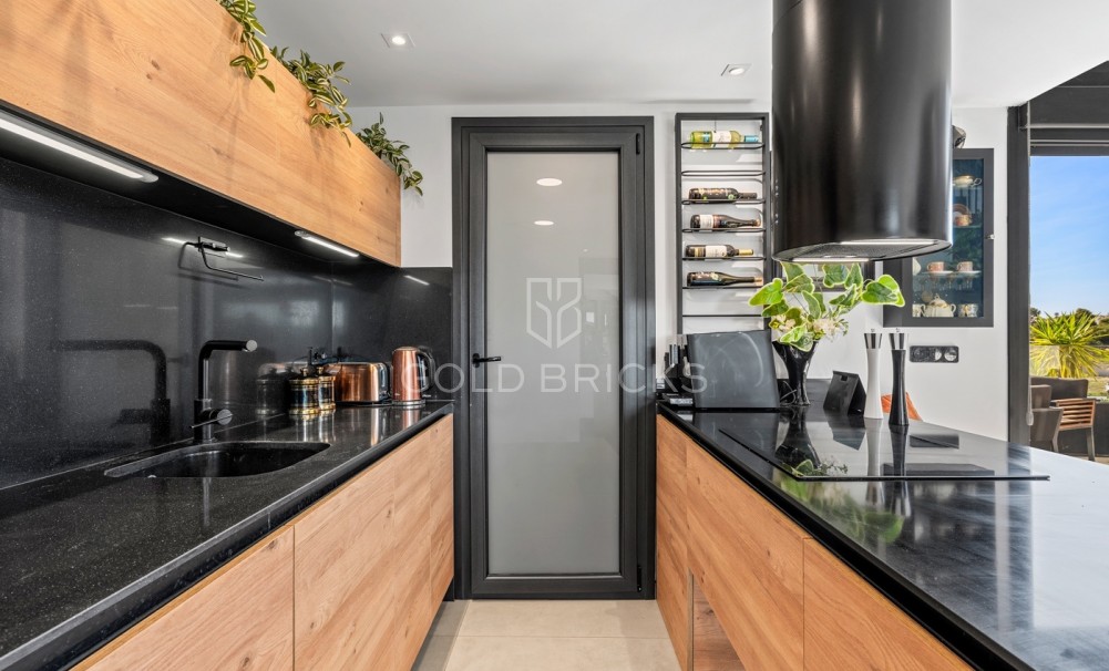 Sale · Penthouse · Villamartín