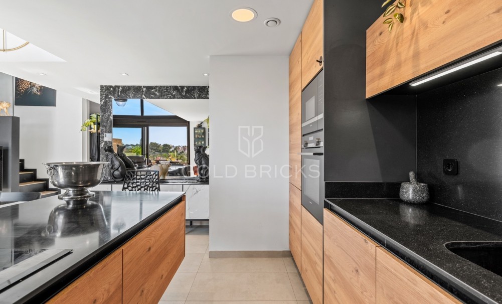 Sale · Penthouse · Villamartín