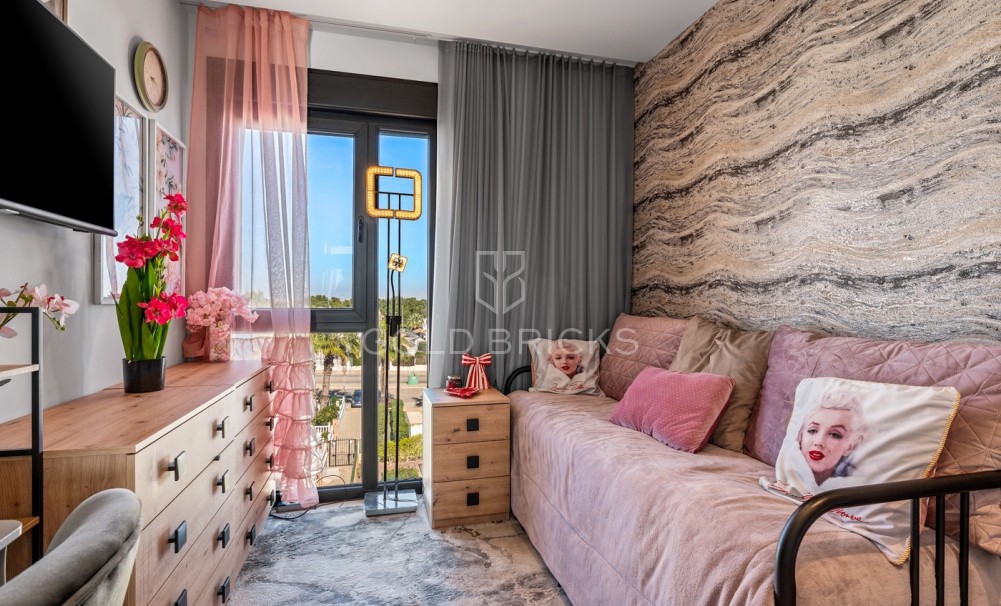 Sale · Penthouse · Villamartín