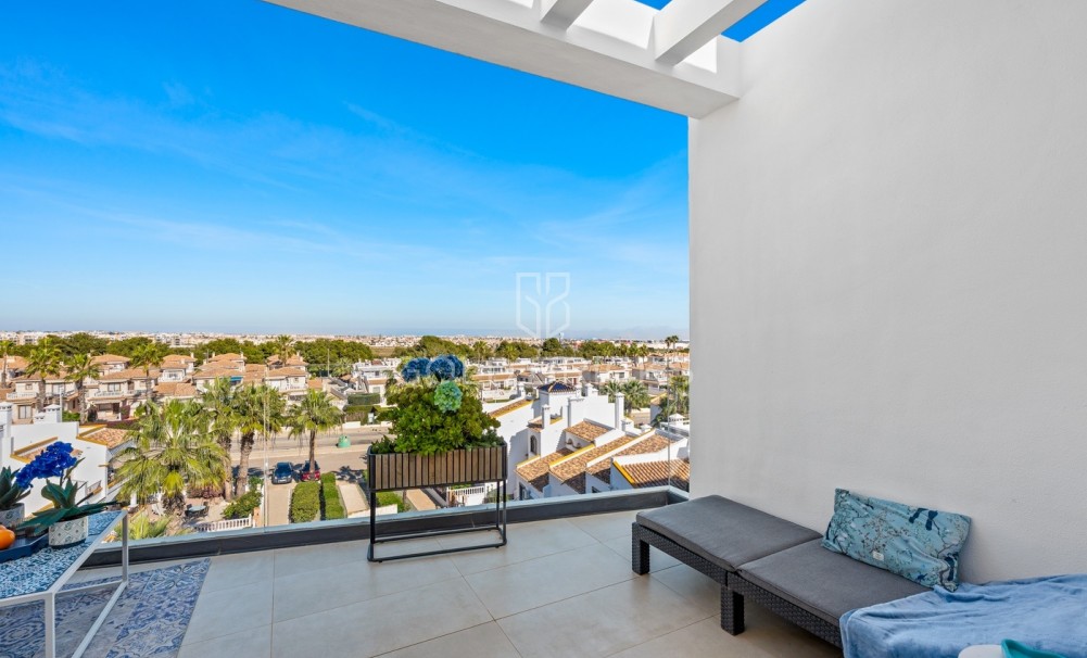 Sale · Penthouse · Villamartín