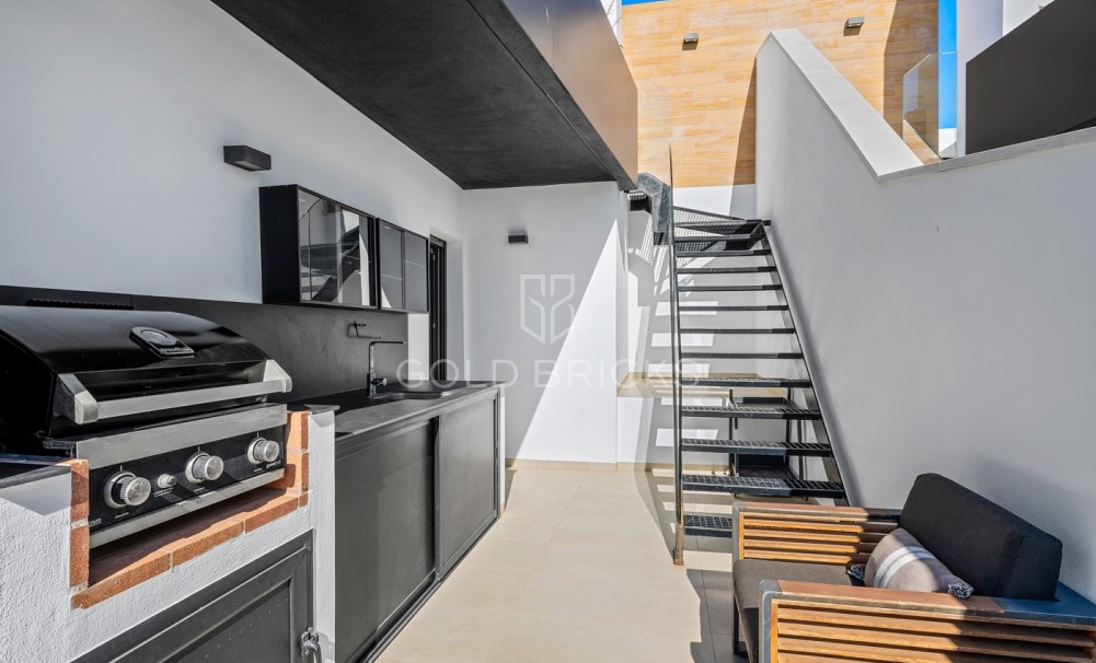 Sale · Penthouse · Villamartín