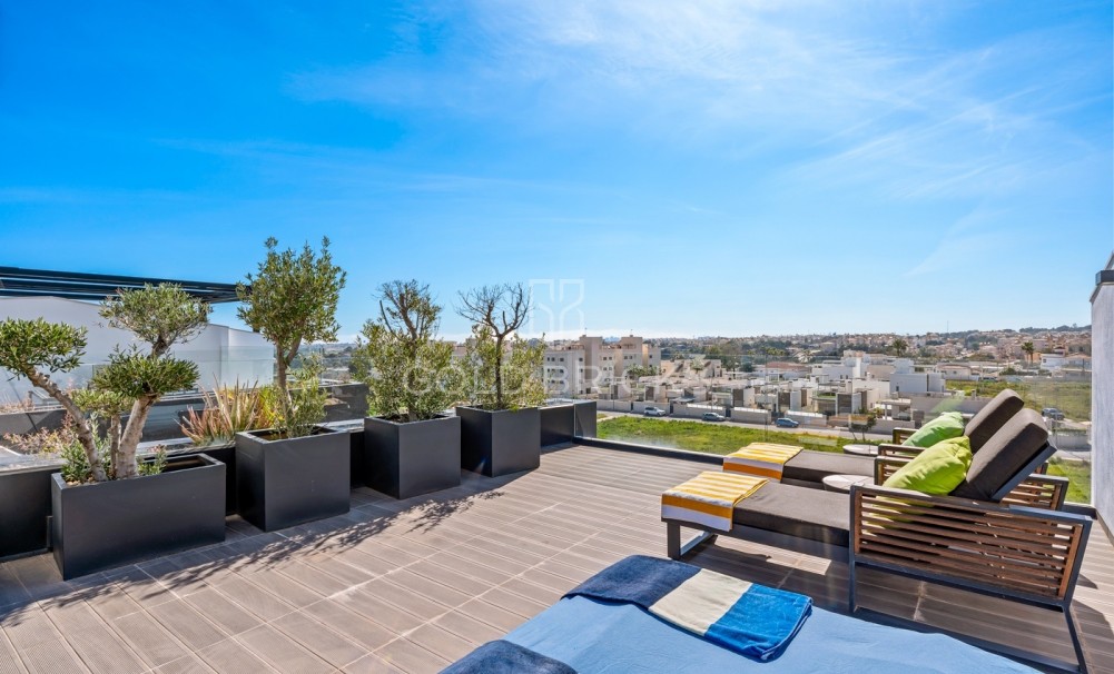 Sale · Penthouse · Villamartín
