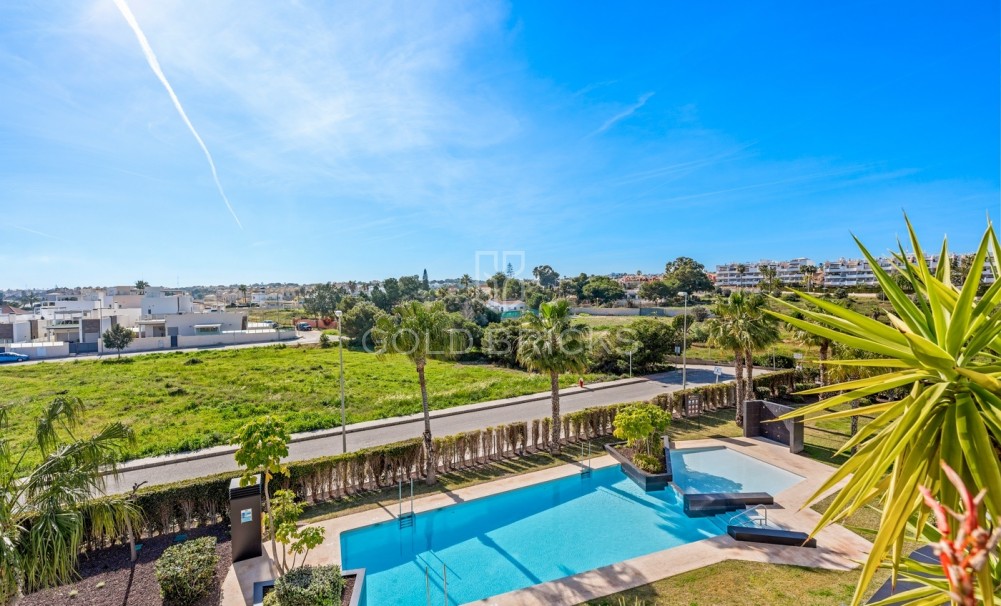 Sale · Penthouse · Villamartín