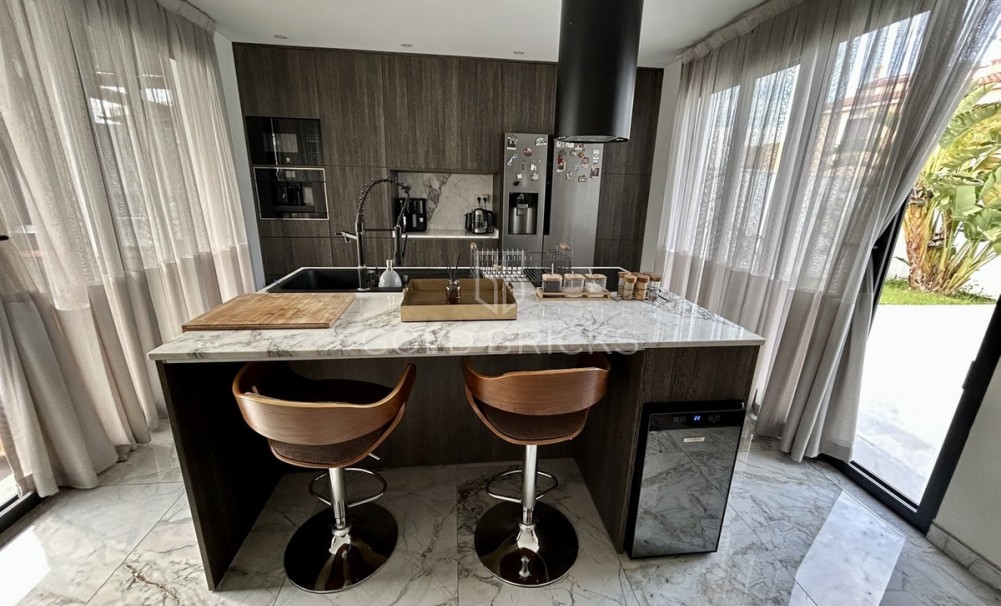 Wederverkoop ·  · Orihuela · Los Balcones