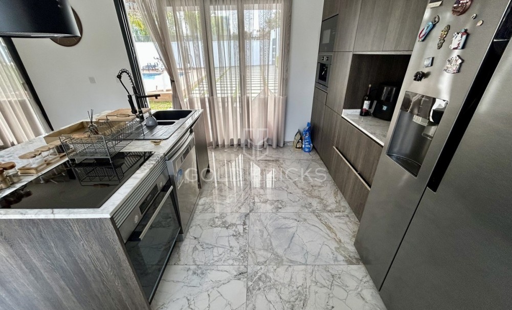 Wederverkoop ·  · Orihuela · Los Balcones