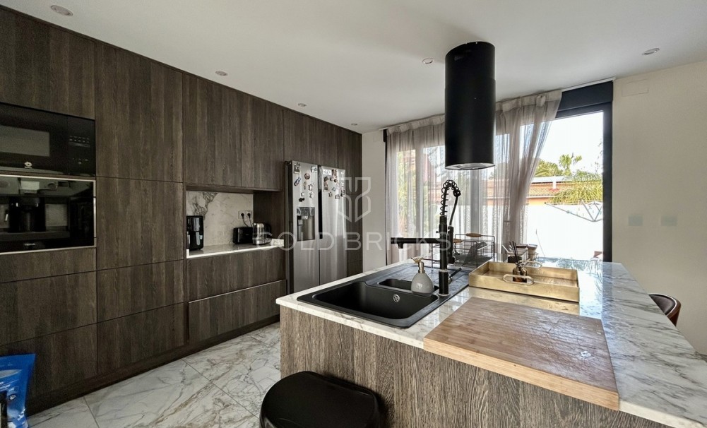 Wederverkoop ·  · Orihuela · Los Balcones