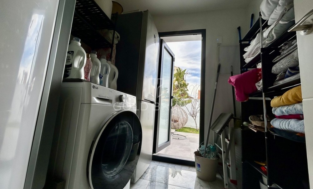 Wederverkoop ·  · Orihuela · Los Balcones