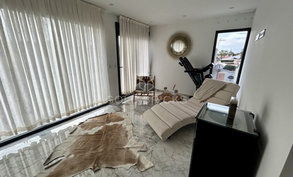 Wederverkoop ·  · Orihuela · Los Balcones