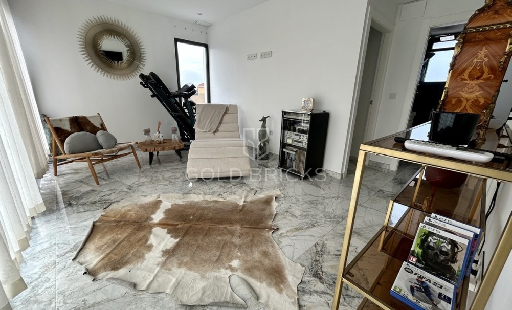 Wederverkoop ·  · Orihuela · Los Balcones