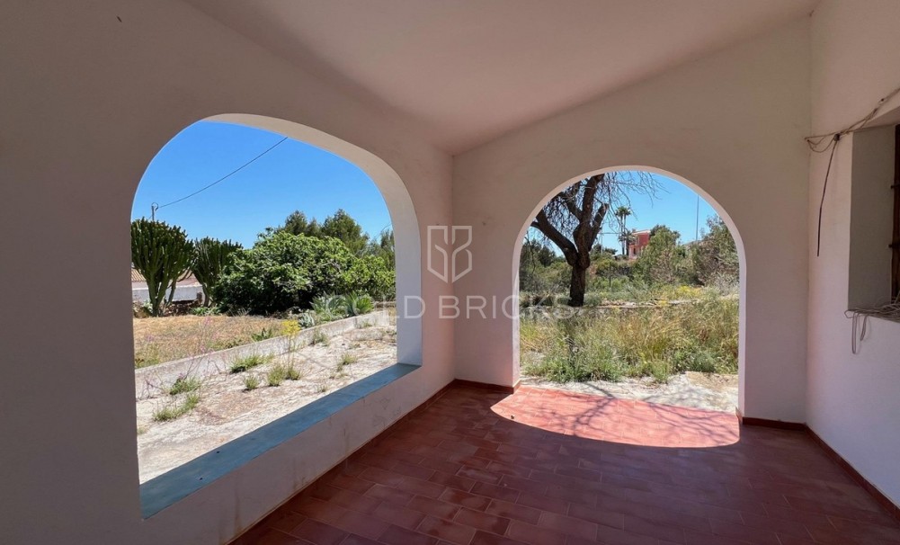 Wederverkoop ·  · Novelda · Estación