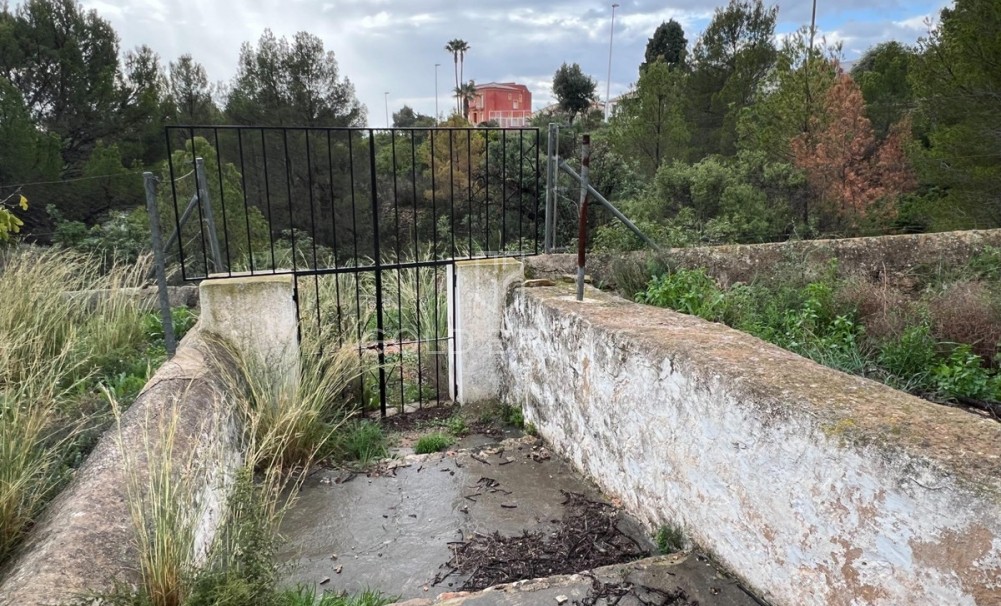 Wederverkoop ·  · Novelda · Estación