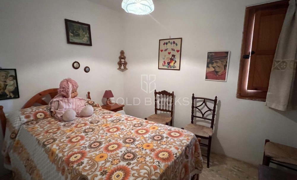 Wederverkoop ·  · Novelda · Estación