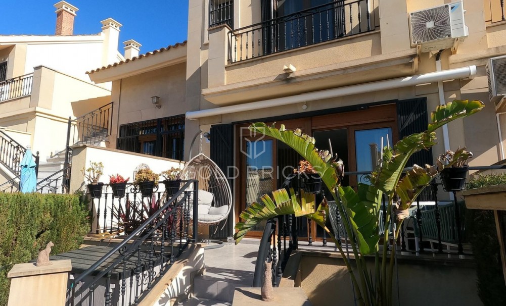 Wederverkoop ·  · Algorfa · La finca golf