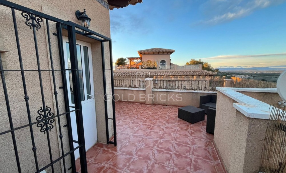 Wederverkoop ·  · Orihuela · Villamartin