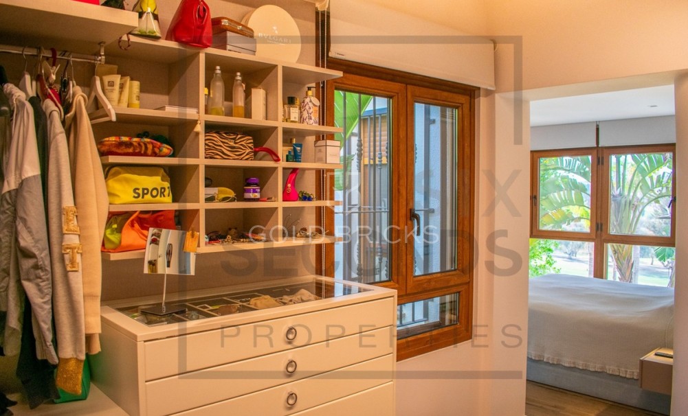 Wederverkoop ·  · Algorfa · Algorfa Centro