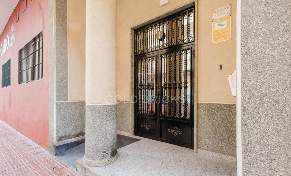 Wederverkoop ·  · Alicante City · Parque de las Naciones