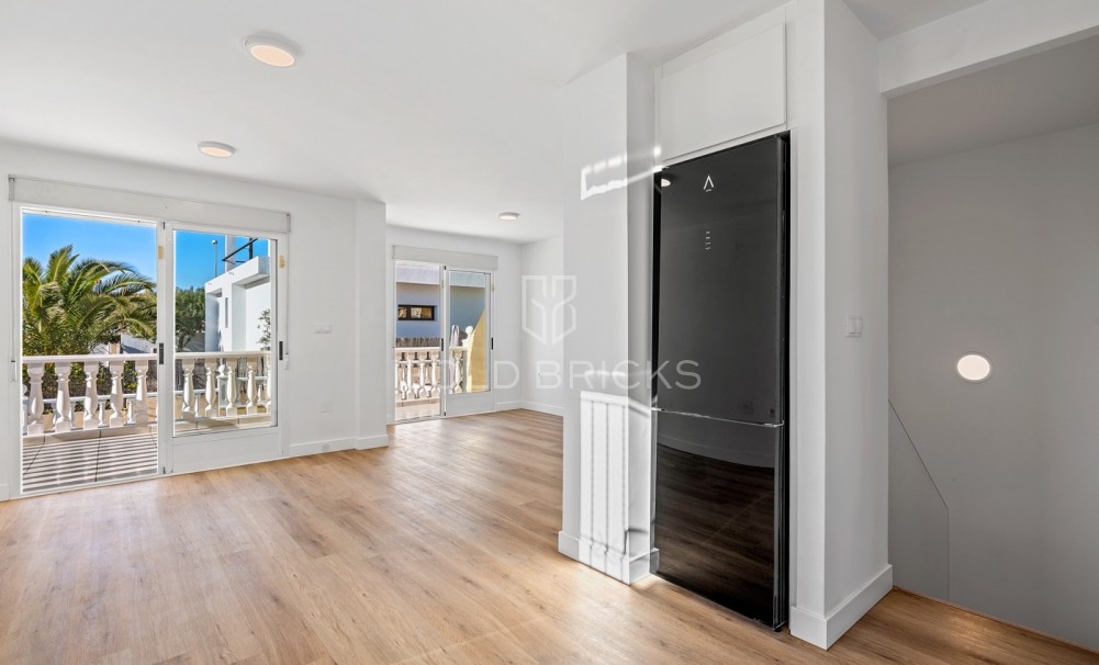 Resale · Doppelhaushälfte · Benimar