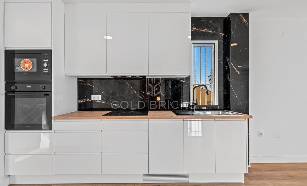 Resale · Doppelhaushälfte · Benimar