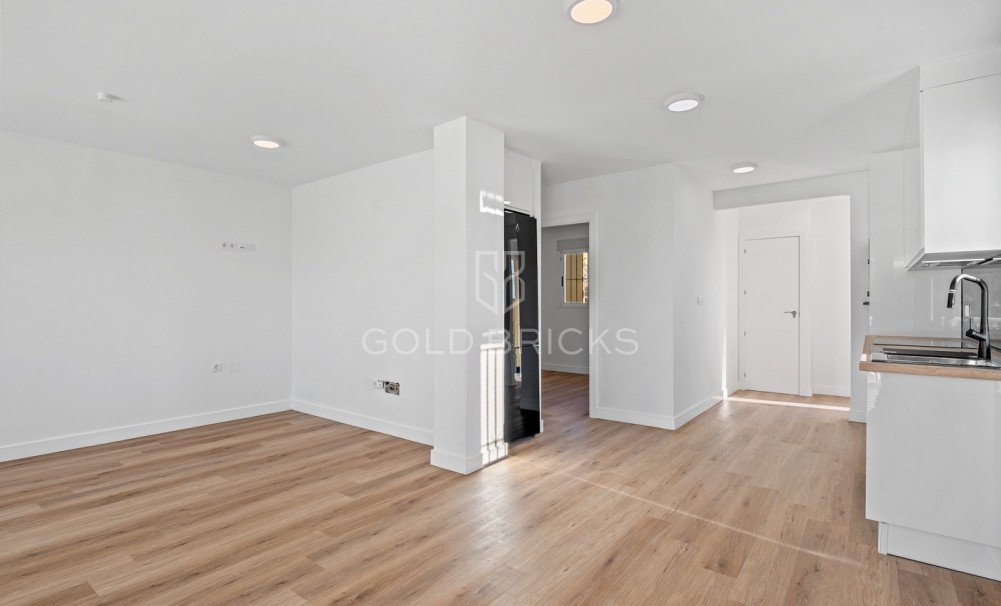 Resale · Doppelhaushälfte · Benimar