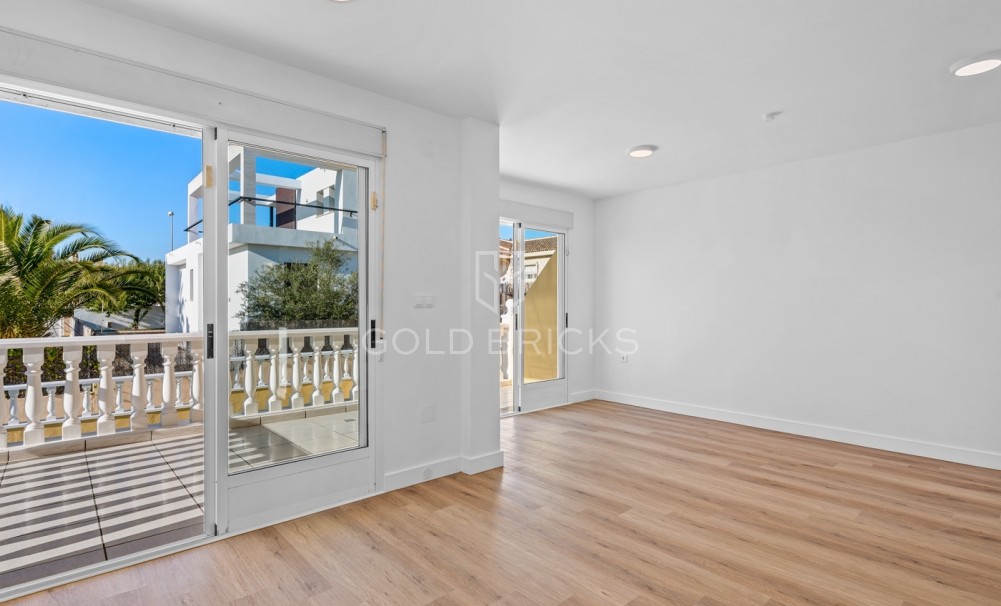 Resale · Doppelhaushälfte · Benimar