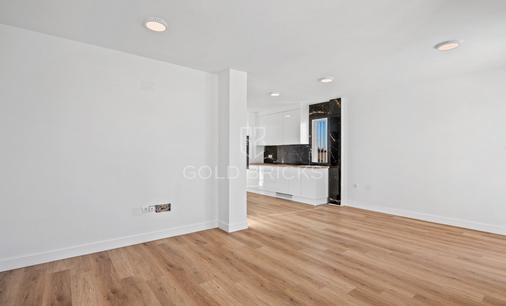 Resale · Doppelhaushälfte · Benimar