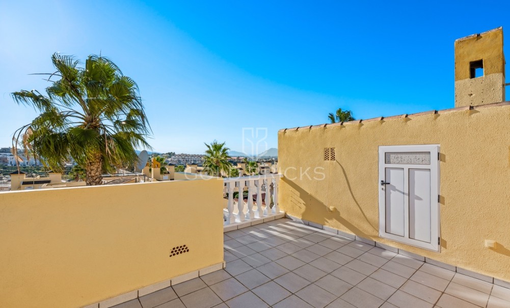 Resale · Doppelhaushälfte · Benimar